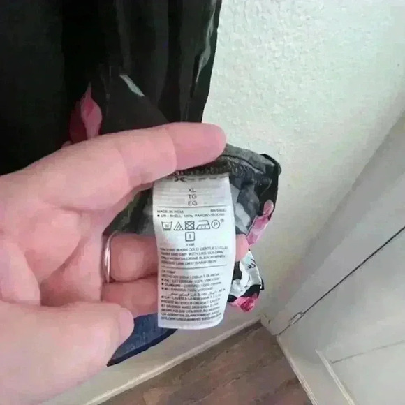 Old Navy Off-Shoulder Ruffle Sleeve Floral Dress Woman's Size XL - Picture 5 of 6